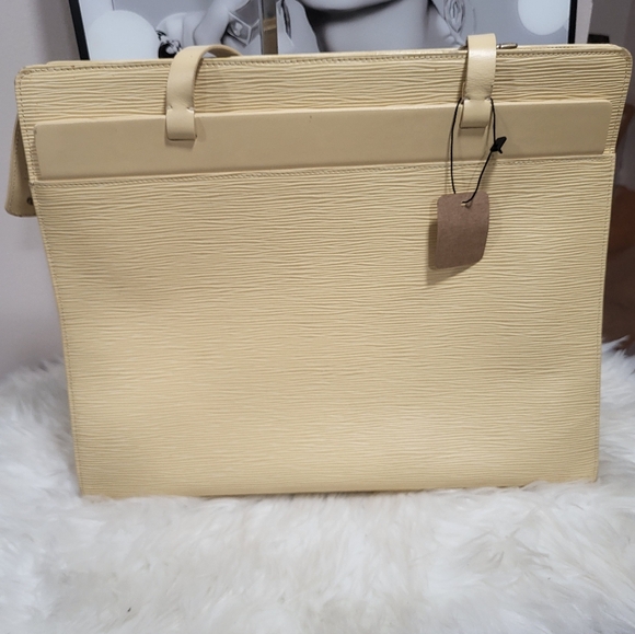 Louis Vuitton epi croisset - Picture 11 of 16